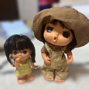 인형 2체 세트 블랙 헤어 베이지 의상