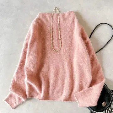 새상품급 보르지 플러피얀 빌드넥 풀오버 울 니트