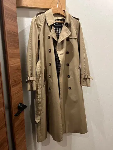 아쿠아 스큐텀 베이직 트렌치 8호