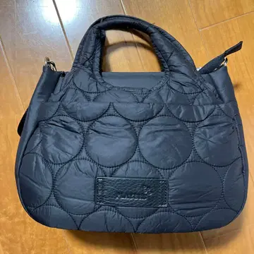 퀼팅 블랙 토트백