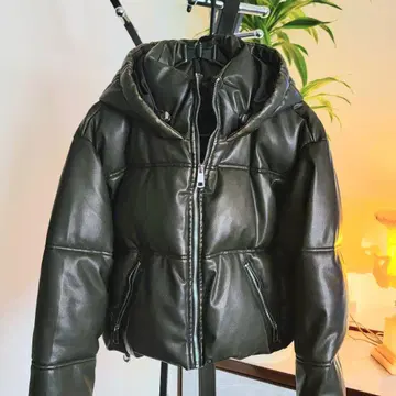 [ 컨디션 최상 ] ZARA 가죽 숏 다운 후드 부착 빈티지 가공