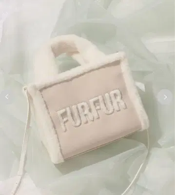 FURFUR 무스탕 로고 토트백 IVR 아이보리