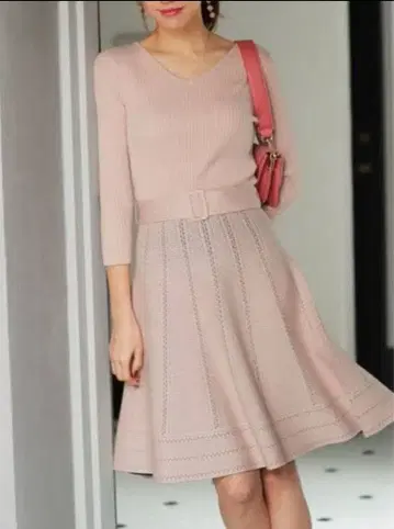[인기] 저스길리티 패턴 편직 플레어 니트 원피스 핑크 베이지 S