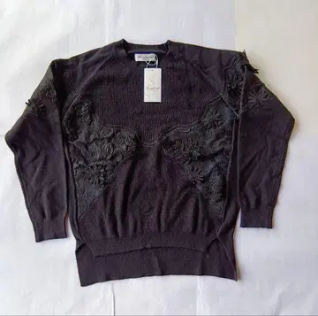 [ 미사용품 ] 자수 장식 블랙 긴팔 니트 스웨터 11호