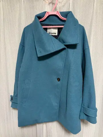 파란색 체스터 코트