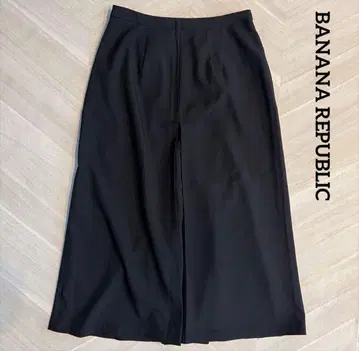 새상품급 바나나리퍼블릭 박스 플리츠 스커트  M 블랙