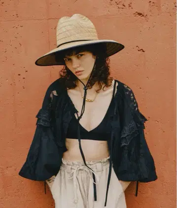 프릭스스토어 Freada 프리다 2WAY 레이스 볼레로 챕스 팬츠