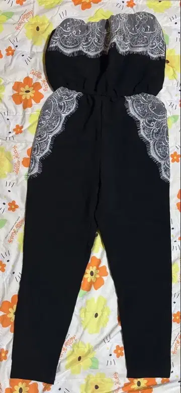 레이스 장식 블랙 팬츠 올인원