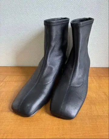 새상품급 오데뜨 앤 오딜 숏부츠 23.5 블랙 스퀘어토 일본제