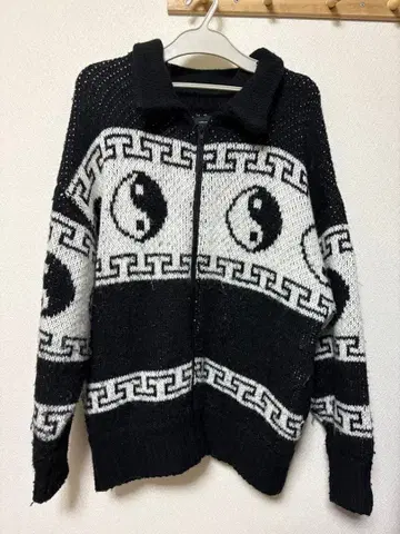 faith 음양 무늬 집업 니트