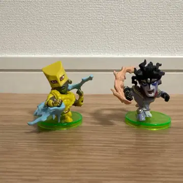 죠죠의 피규어 스타 플래티넘과 더 월드의 세트