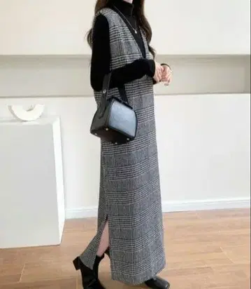 아비 도쿄 오버롤 스커트 사이드 슬릿 체크 무늬 V넥