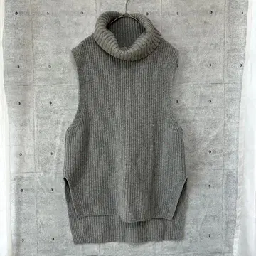 [ 유니클로 ] 니트 베스트 터틀넥 레이어드 캐주얼 코디 새상품급