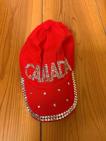 빨간색 CANADA 스톤 장식 CANADA 캡