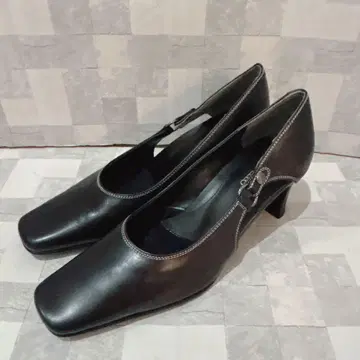 [ 새상품급 ] modello madras 스퀘어토 블랙 펌프스 24cm