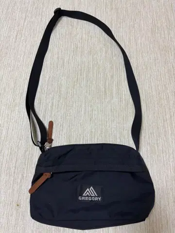 GREGORY 블랙 숄더백