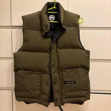 CANADA GOOSE 다운 베스트