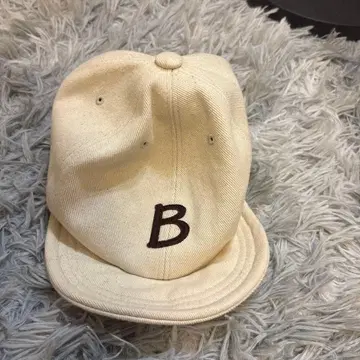 Tabulous 아이보리 캡 B 자수