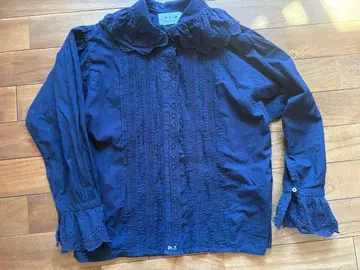 Malle 네이비 긴팔 셔츠 레이스 장식