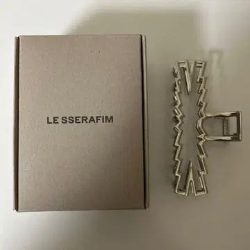 르 세라핌 헤어 클립