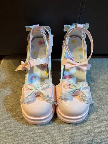 리본 포함 핑크 하이힐