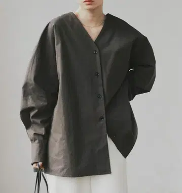 FASHIRU 코튼 V넥 블라우스 차콜 그레이