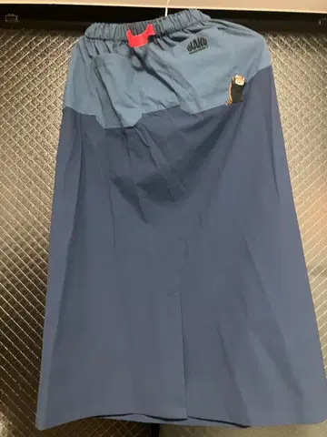 graniph L 사이즈 파란색 롱 스커트 고양이 자수 포함