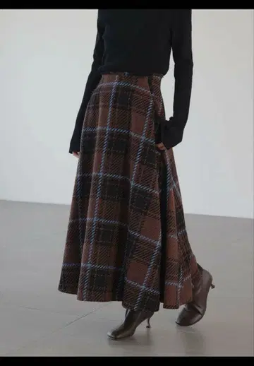 EMMEL REFINES 트위드 체크 플레어 스커트