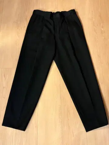 THE RERACS 블랙 테이퍼드 팬츠