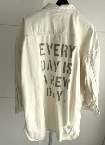 CHIGNON 시뇽 아이보리 오버 사이즈 데님 자켓