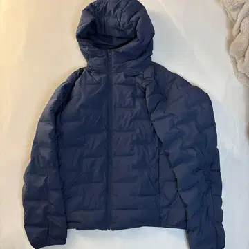 UNIQLO 퍼프 테크 후드티 M 사이즈 퀼팅 후드티