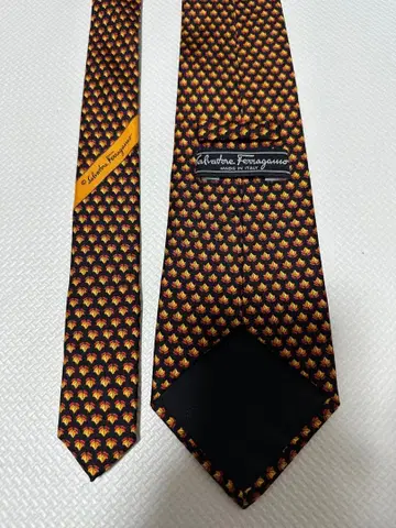 Salvatore Ferragamo 넥타이 단풍 패턴