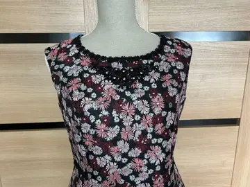 슈퍼 뷰티 꽃무늬 슬리브리스 무릎 기장 원피스