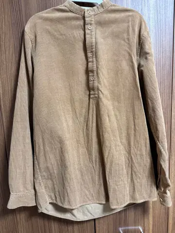 COS 코듀로이 긴팔 셔츠 베이지 상의