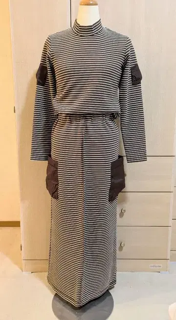 드럭스토어, 클럽 브라운과 화이트 보더 셋업 Ssize