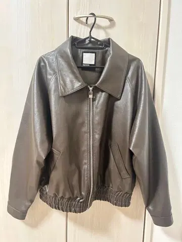 브라운 가죽 자켓