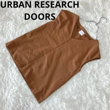 URBAN RESEARCH DOORS(ONE) 슬리브리스 블라우스 무지