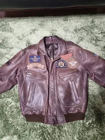 vintage 브라운 가죽 플라이트 자켓 패치 포함