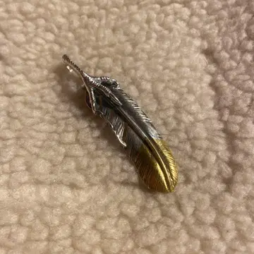금손톱 메탈 페더