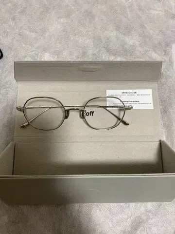 Zoff 유나이티드 애로우즈 실버 오벌 안경