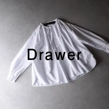 새상품급 드로어 개더 블라우스 노카라 블라우스 화이트 Drawer