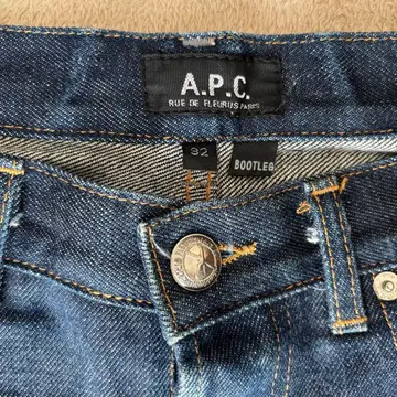 A.P.C. 스트레이트 데님 32
