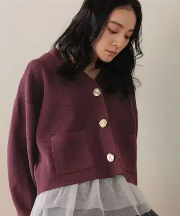 새상품급 로리즈팜 데코 버튼 숏 가디건 보르도