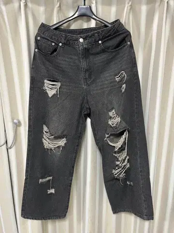 데미지 가공 블랙 와이드 레그 데님