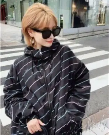 새상품 Rady 레인보우 보더 블루종 S 후드 부착