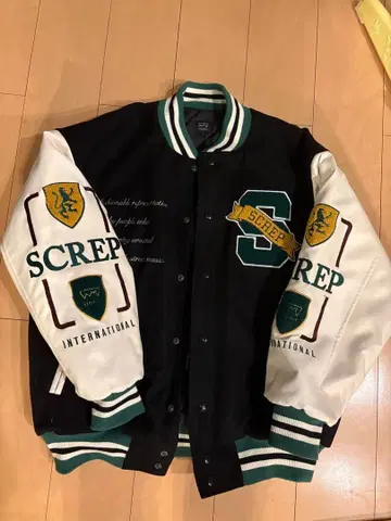 Screp 바시티 자켓 블랙/화이트 자수