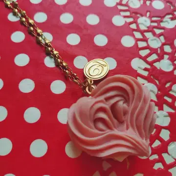 큐포트 그레이스 하트 마카롱 목걸이