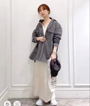 BABYLONE 미사용 새상품 파일 이지 타이트 스커트