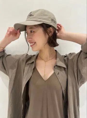 OFFLINE 자수 베이지 캡