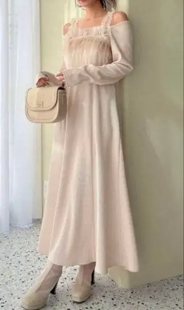 dazzlin 튤 개더 뷔스티에 컷 원피스